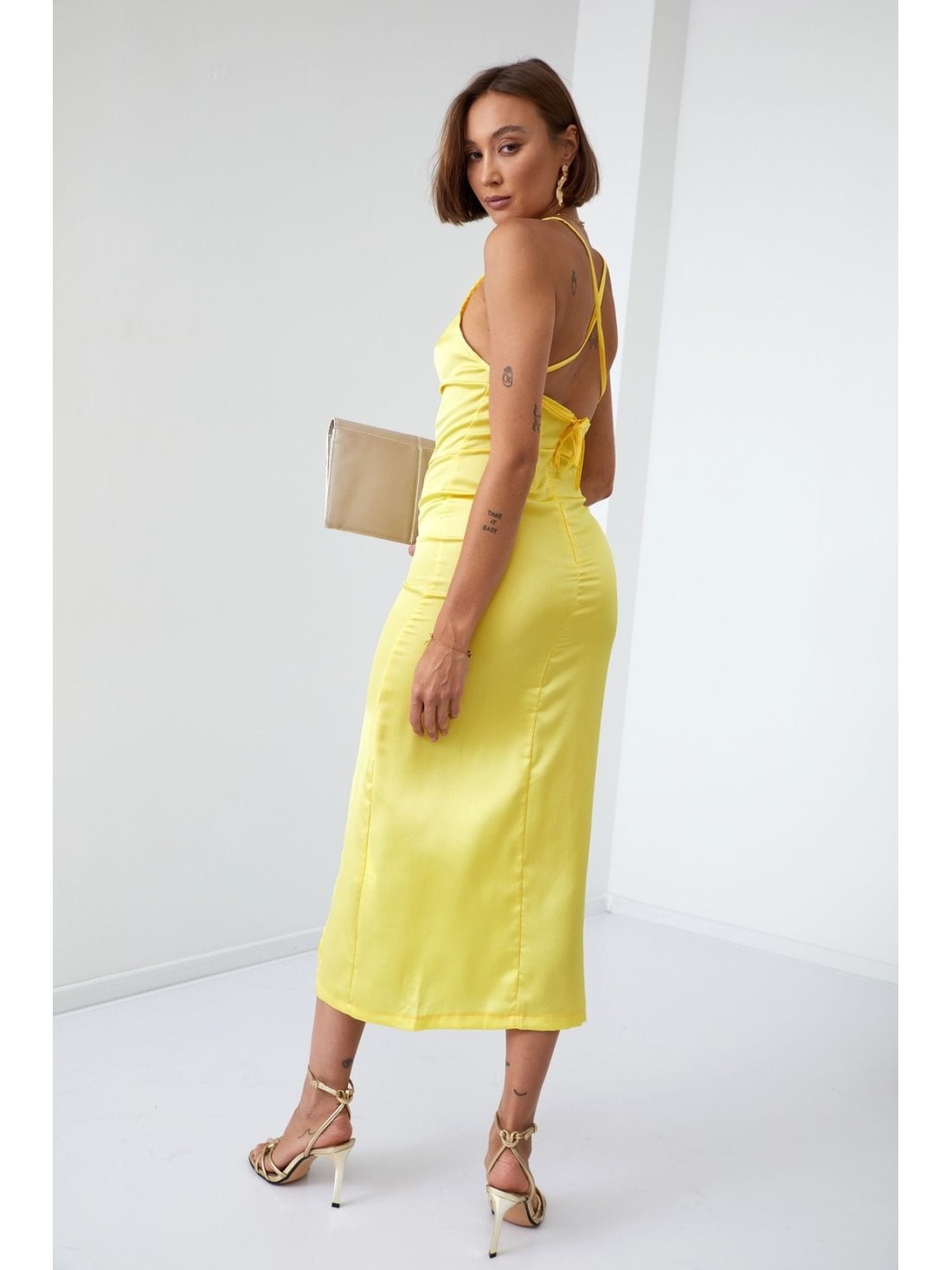 Sensual dress with open back, yellow FG644 - Online store - Boutique